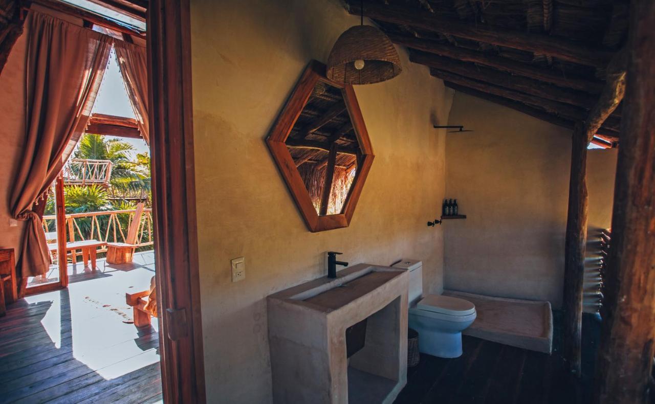 Ikal Tulum Hotel Zewnętrze zdjęcie Bathroom at the Treehouse