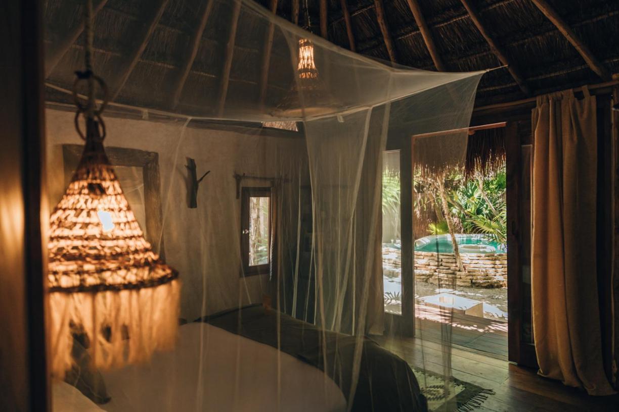 Ikal Tulum Hotel Zewnętrze zdjęcie Interior of a bungalow